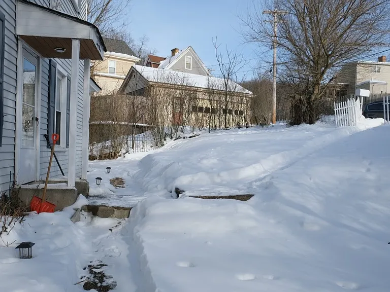 41 Sylvia Ave #2 — Photo 11