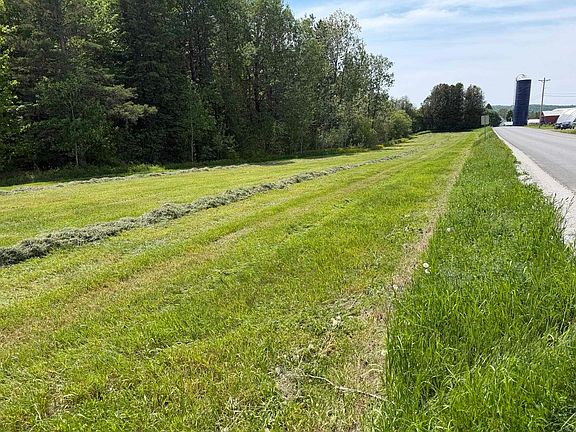 3rd image of 2278 Valley Road