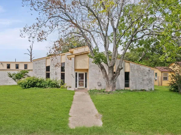 426 S 6th St, La Porte, TX 77571