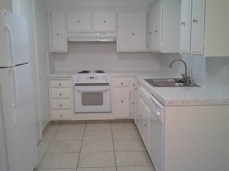 5053 N Roosevelt Ave #102 — Photo 6