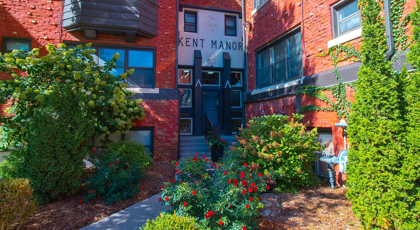 Kent Manor — Photo 4
