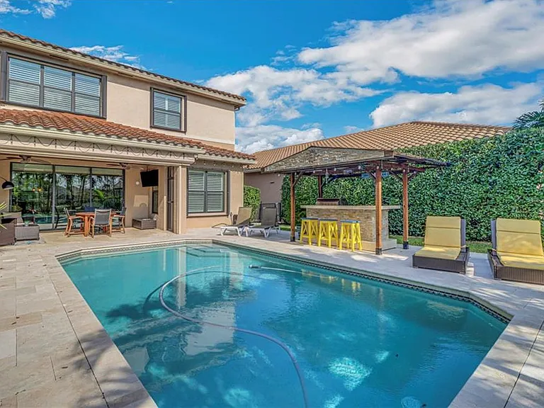 3402 Tigris Ln — Photo 2