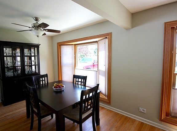 3rd image of 132 N Elmwood Ave