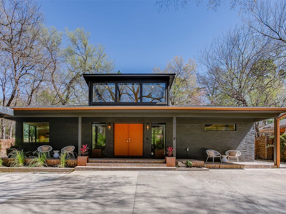 1st image of 406 S Ravinia Dr