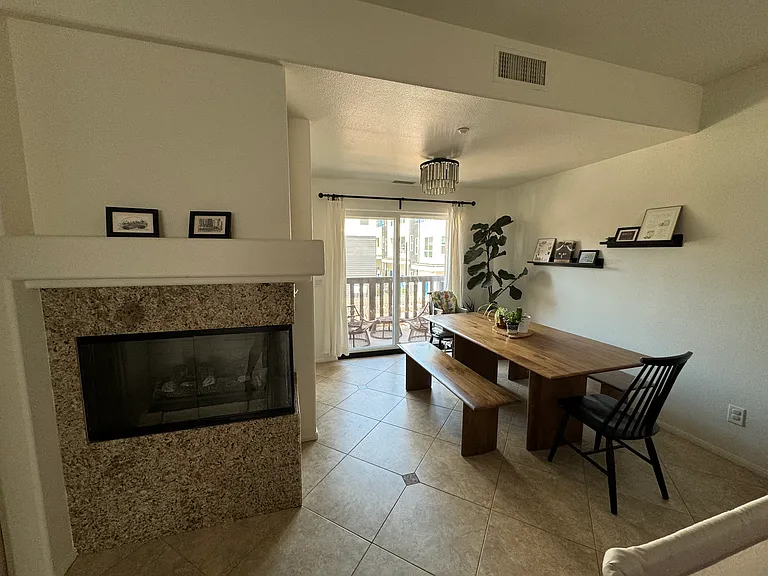 2919 E St #1 — Photo 5