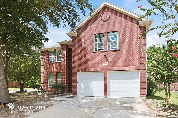 3 bed, 2.5 bath, 2358 sqft, $2,245 — Photo 2