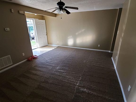 3rd image of 4639 Addington Dr