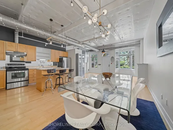 78 Saint Patrick St #108, Toronto, ON M5T 3K8