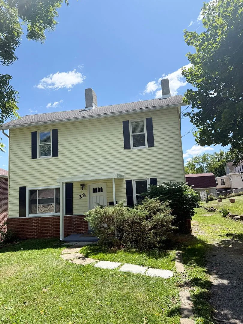 3 Bed, 1.5 Bath in Overbrook/ Brookline for rent- Huge yard and great layout! — Photo 1