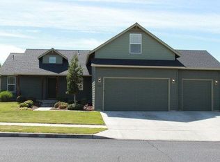 2807 NW 19th St, Redmond, OR 97756