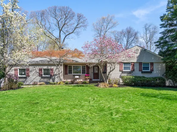 1 Derby Drive, Stony Brook, NY 11790