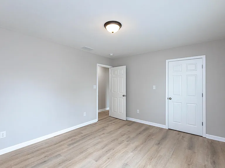 213 Brooks Rd — Photo 15