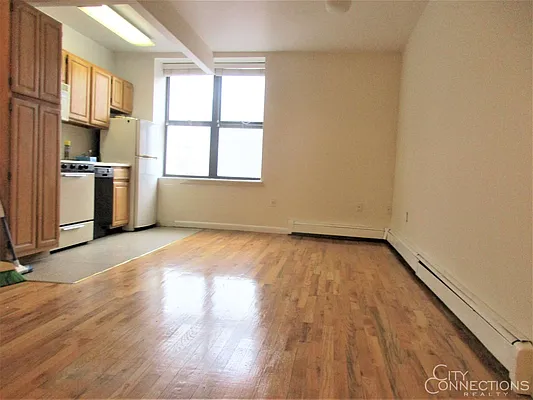 Rented by City Connections Realty | media 6