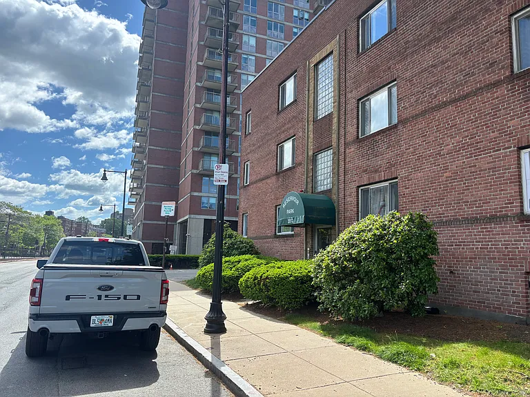 2012 Commonwealth Ave #1D — Photo 3