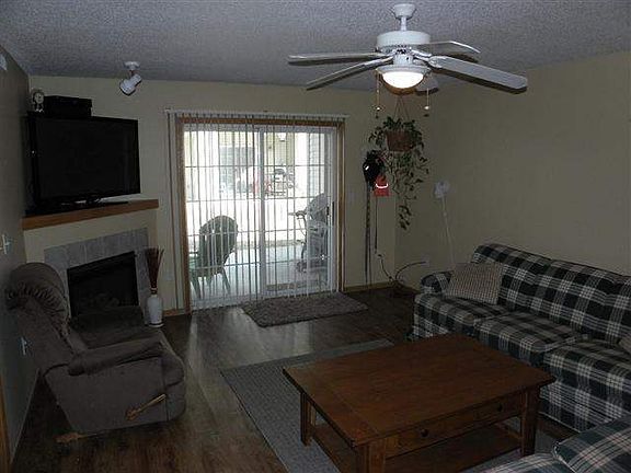 5th image of 20 W Cherry Ct #1