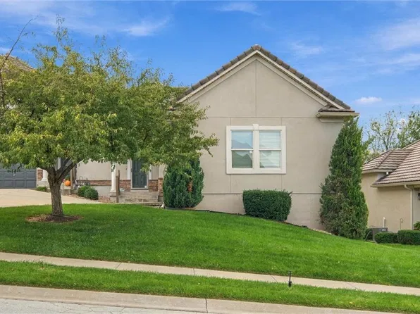 811 NE Lone Hill Dr, Lees Summit, MO 64064