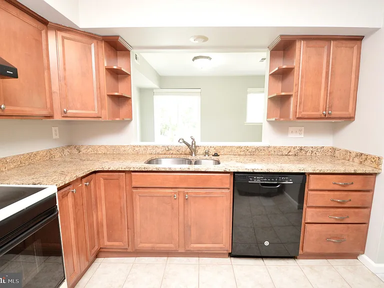 340 Woodlake Dr — Photo 11