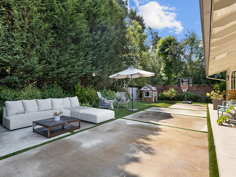 3286 Mandeville Canyon Rd — Photo 29