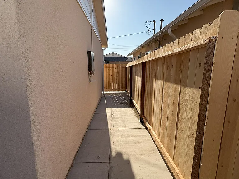 14320 Plantana Dr — Photo 30
