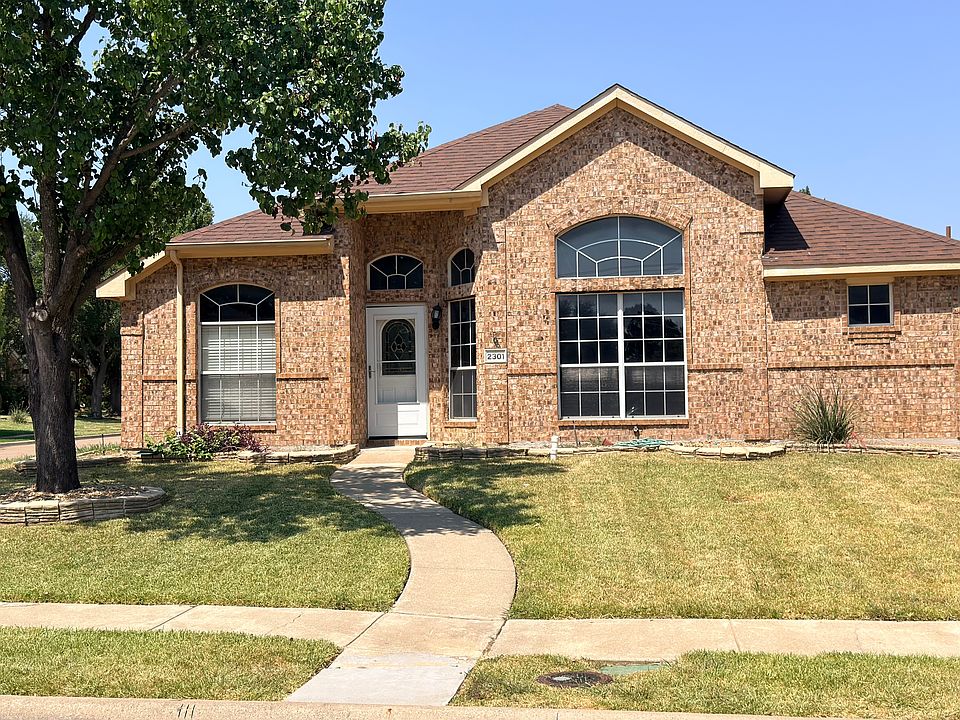 1st image of 2301 Stratford Dr
