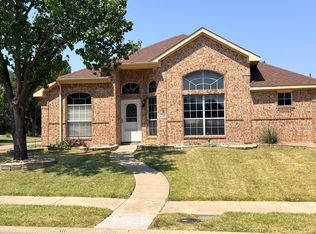 2301 Stratford Dr, Mesquite, TX 75150