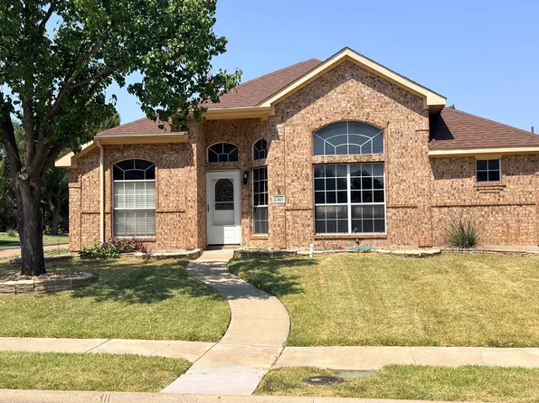 2301 Stratford Dr, Mesquite, TX 75150
