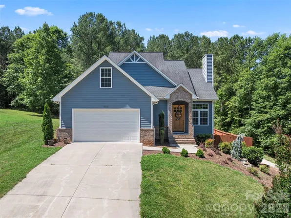 7015 Waterfront Pl, Granite Falls, NC 28630