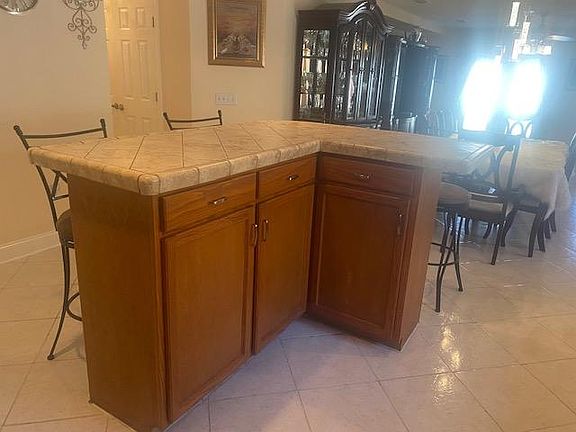 4th image of 1951 Kimlyn Cir
