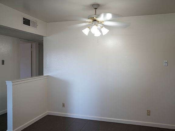 4th image of 639 W Indianapolis Ave