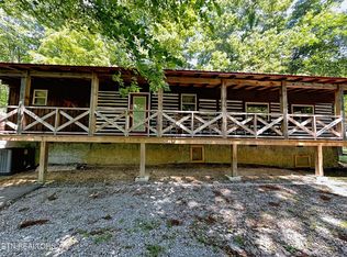 576 Mill Creek Rd, Pigeon Forge, TN 37863