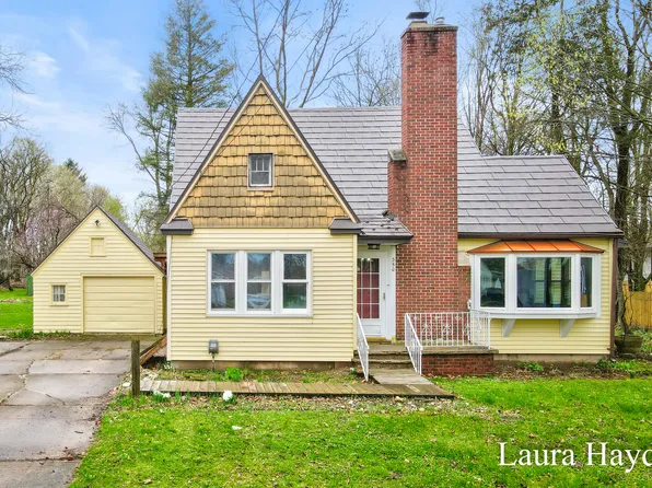 350 Mill St, Saranac, MI 48881