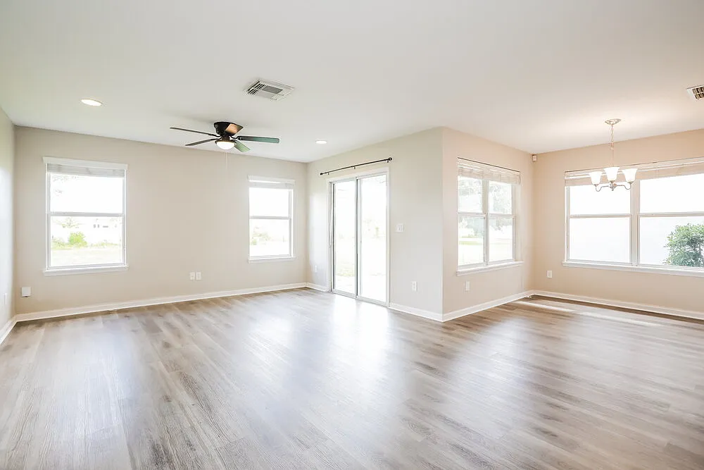 3 bed, 2.0 bath, 1444 sqft, $1,735 — Photo 4