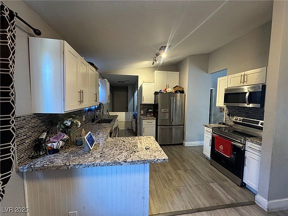 4th image of 4539 Bingham Ave