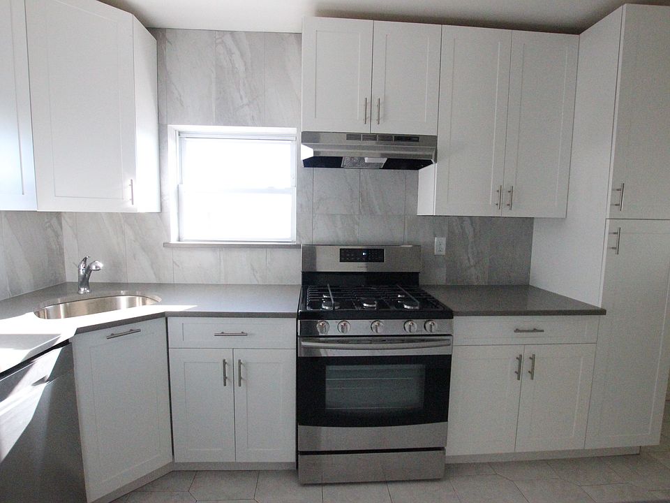 1st image of 1125 Ovington Ave APT 3