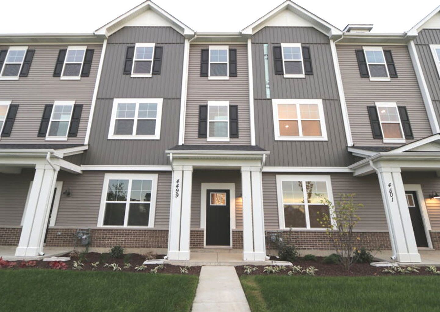 4499 Chelsea Manor Cir, Aurora, IL 60504 Zillow