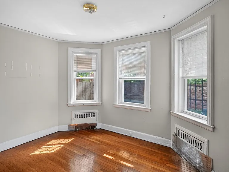 25 Lynwood Pl — Photo 18