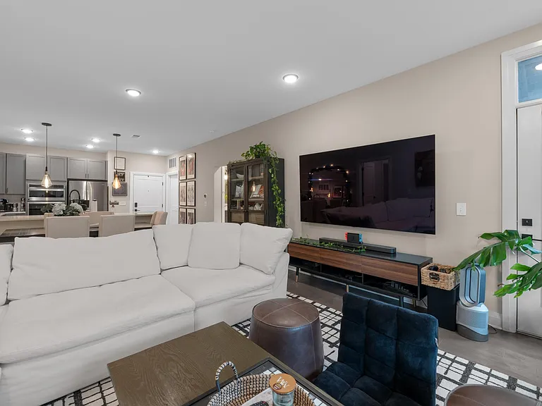 751 N 6th St #208 — Photo 14