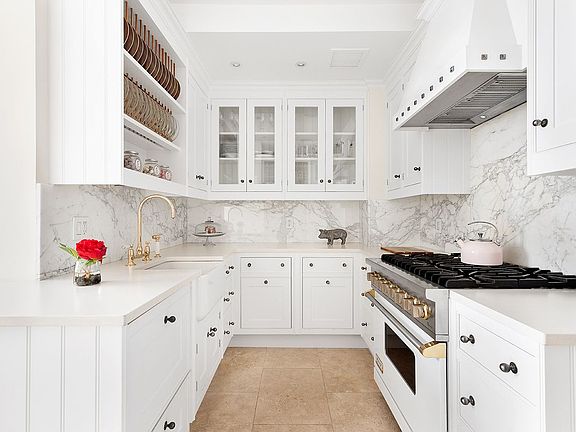 5th image of 455 Central Park W APT 21A