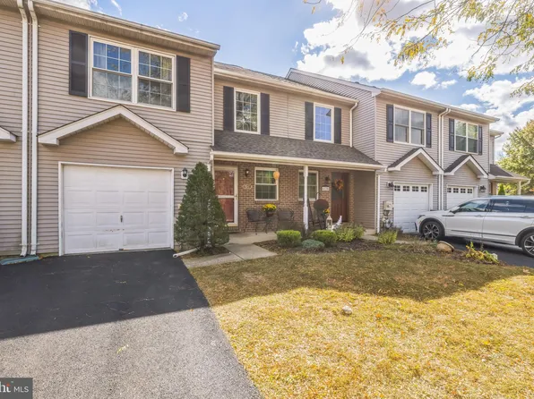 6128 Autumn Ct, Pipersville, PA 18947