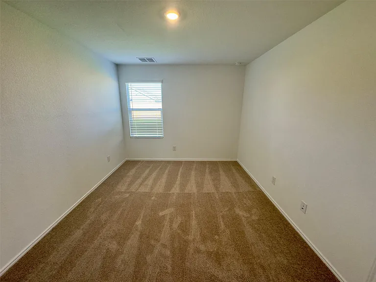 2210 Cyclone Dr — Photo 13
