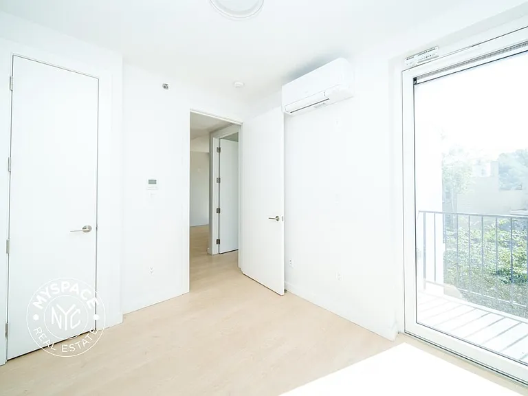 280 Meeker Ave #905 — Photo 13