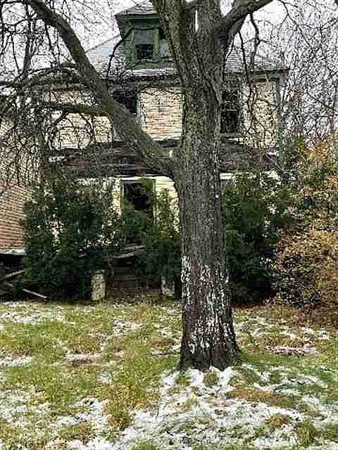 6129 Van Court