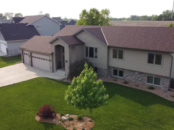 303 Art St NW, New Prague, MN 56071