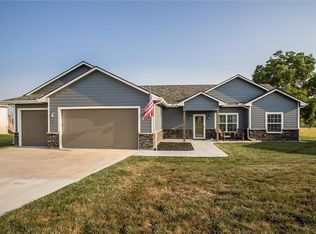 74 Casper St, Garden City, MO 64747