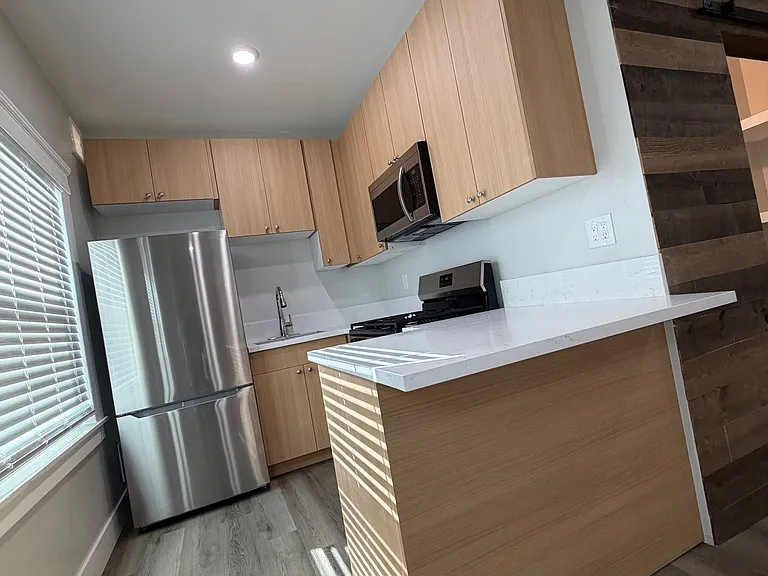 2171 Logan Ave #12 — Photo 4