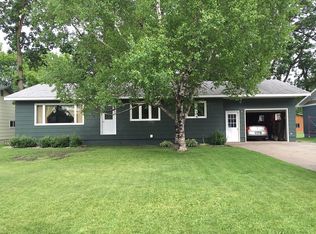 109 Bedrock Ln, Cavalier, ND 58220