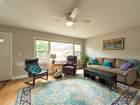 3rd image of 5105-5109 SE Tibbetts St