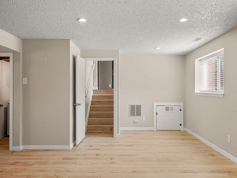 2915 Monica Dr W — Photo 21