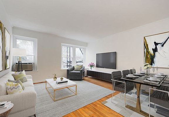 3rd image of 227 E 66th St #201