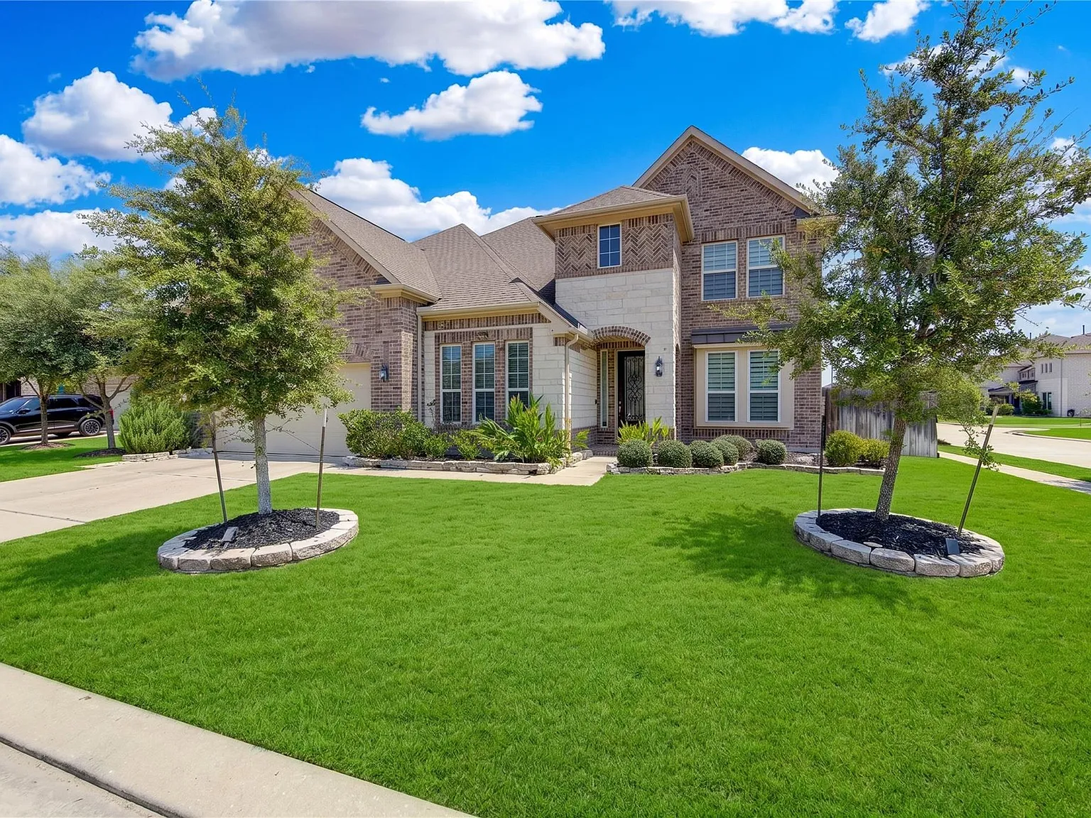 4 bed, 3.5 bath, 3810 sqft, $3,550 — Photo 2